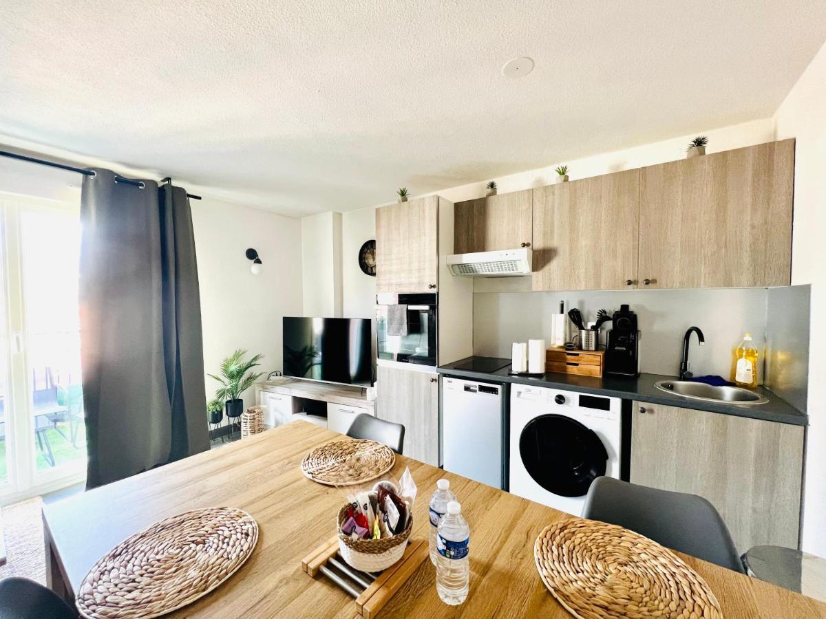 Les Jardins Des Senteurs - Prive Avec Piscine Et Parking Appartement *