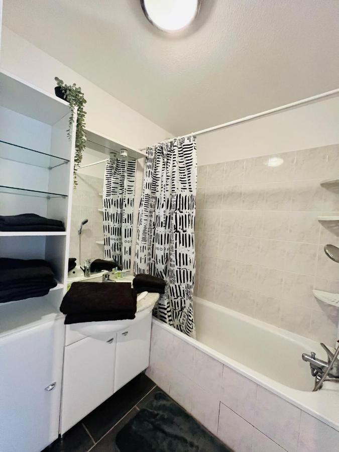 Appartement Les Jardins Des Senteurs - Prive Avec Piscine Et Parking